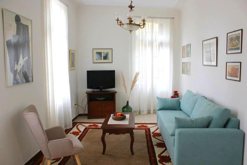 Calliope'S Neoclassical Home In The Heart Of Plaka أثينا المظهر الخارجي الصورة