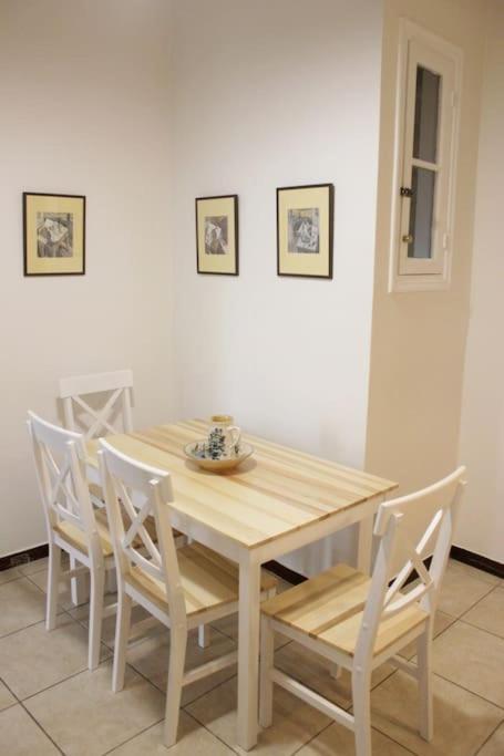 Calliope'S Neoclassical Home In The Heart Of Plaka أثينا المظهر الخارجي الصورة